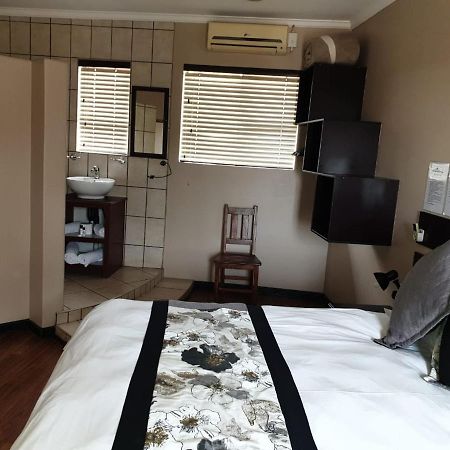 Tsessebe Guesthouse Bloemfontein Ngoại thất bức ảnh