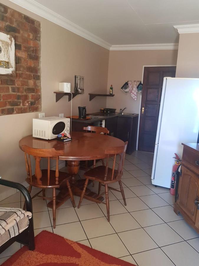Tsessebe Guesthouse Bloemfontein Ngoại thất bức ảnh