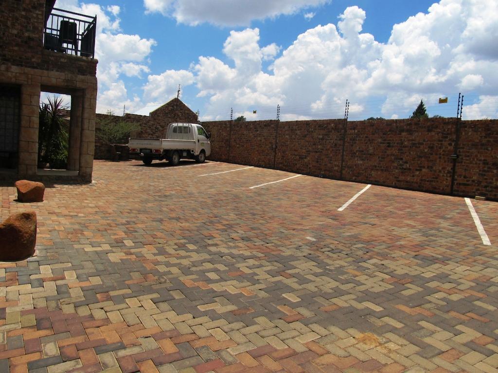 Tsessebe Guesthouse Bloemfontein Ngoại thất bức ảnh