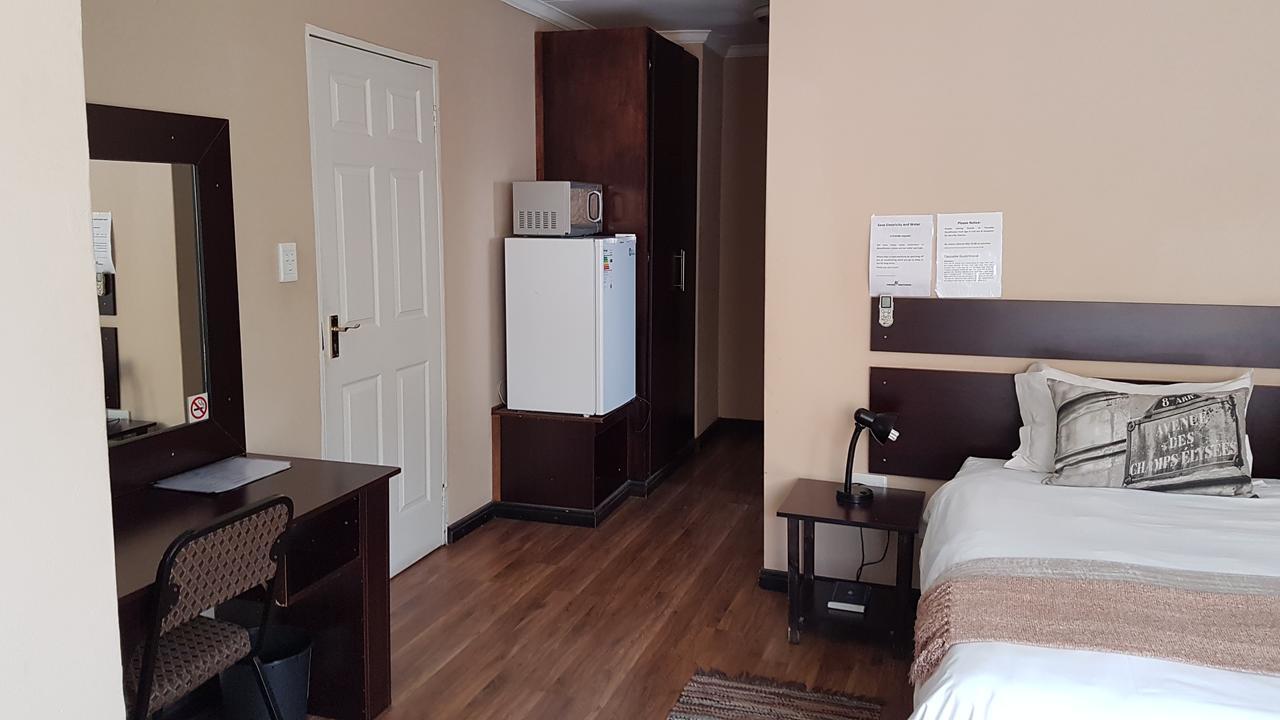 Tsessebe Guesthouse Bloemfontein Ngoại thất bức ảnh
