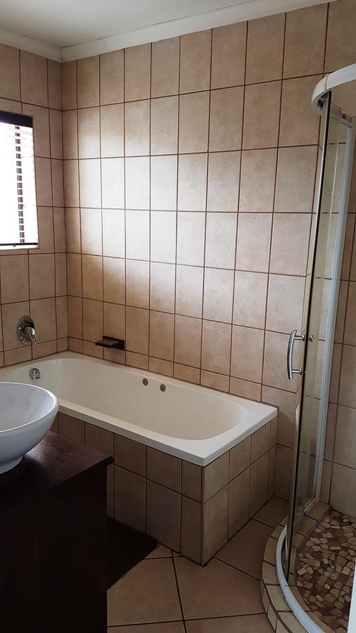 Tsessebe Guesthouse Bloemfontein Ngoại thất bức ảnh