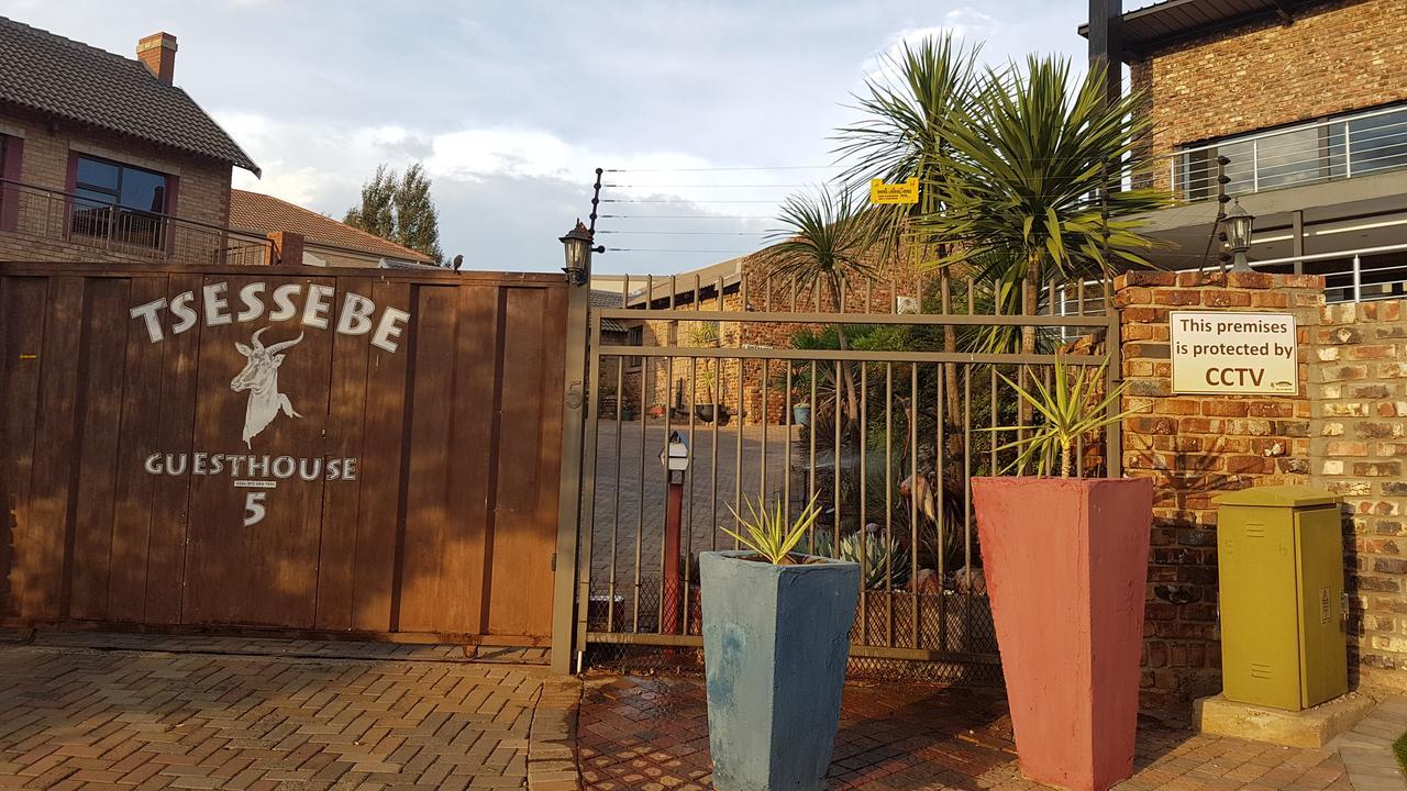 Tsessebe Guesthouse Bloemfontein Ngoại thất bức ảnh
